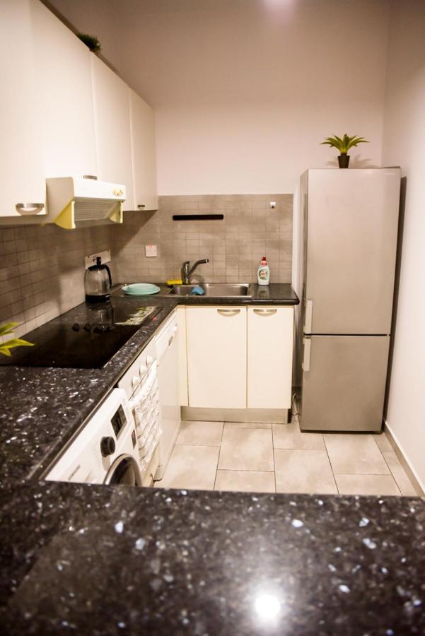 Beautiful Apartment Near The Sea And A Large Private Garden Paphos Extérieur photo