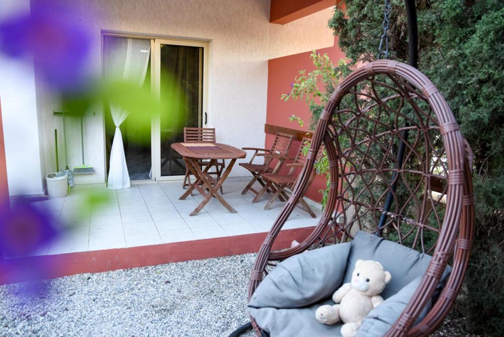 Beautiful Apartment Near The Sea And A Large Private Garden Paphos Extérieur photo