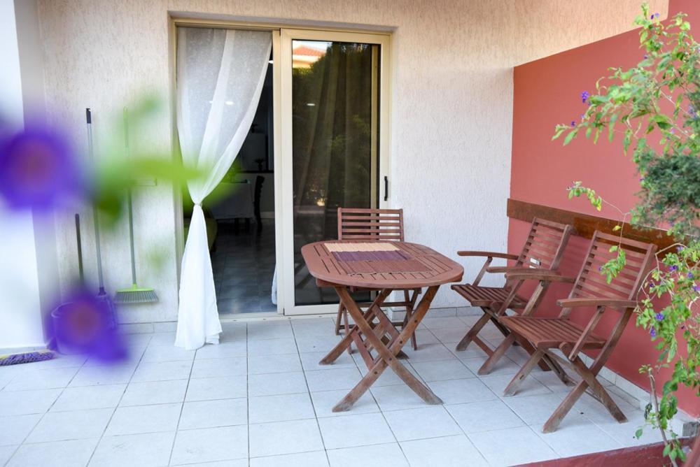 Beautiful Apartment Near The Sea And A Large Private Garden Paphos Extérieur photo