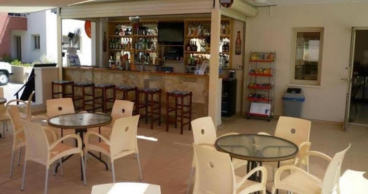 Beautiful Apartment Near The Sea And A Large Private Garden Paphos Extérieur photo
