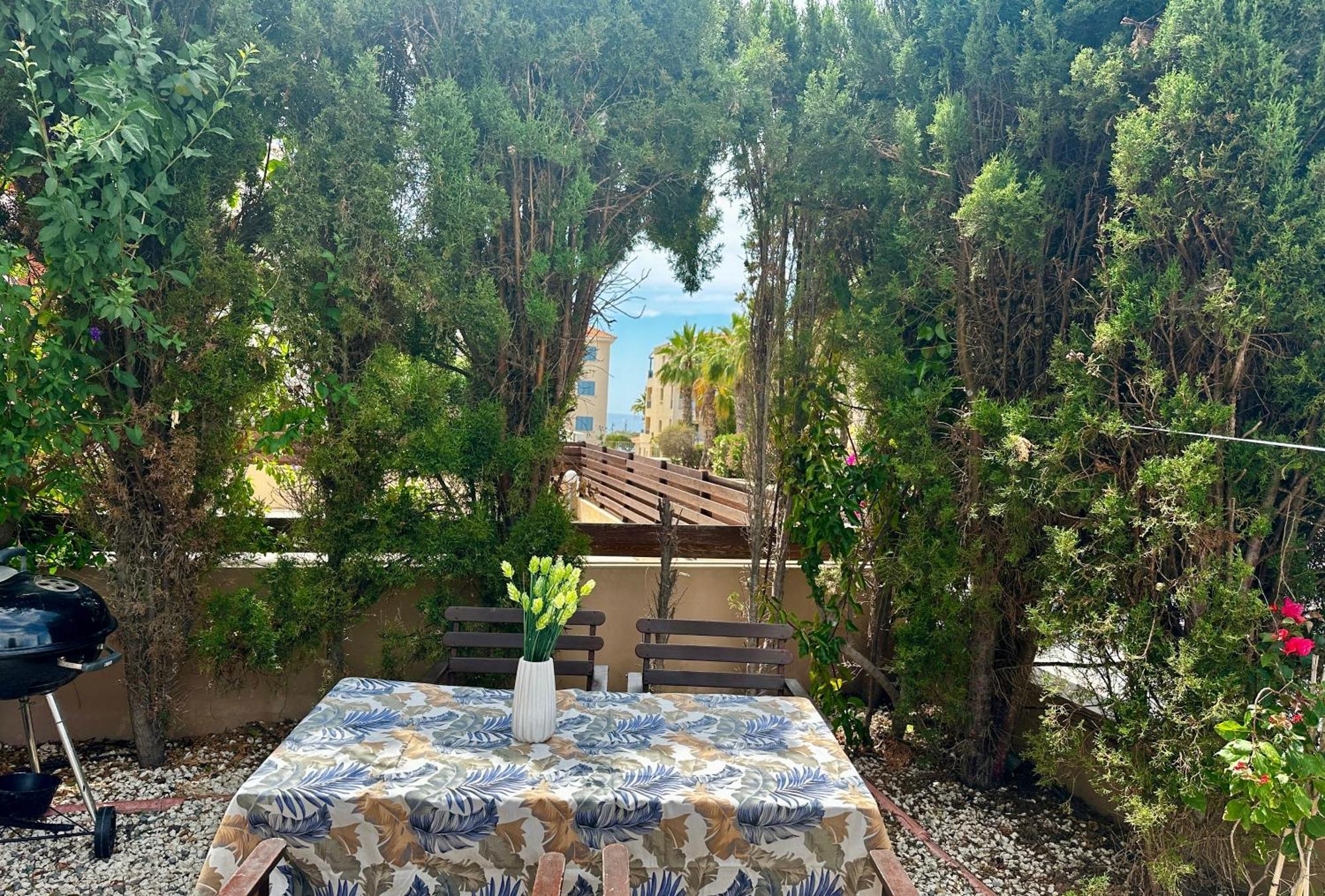 Beautiful Apartment Near The Sea And A Large Private Garden Paphos Extérieur photo