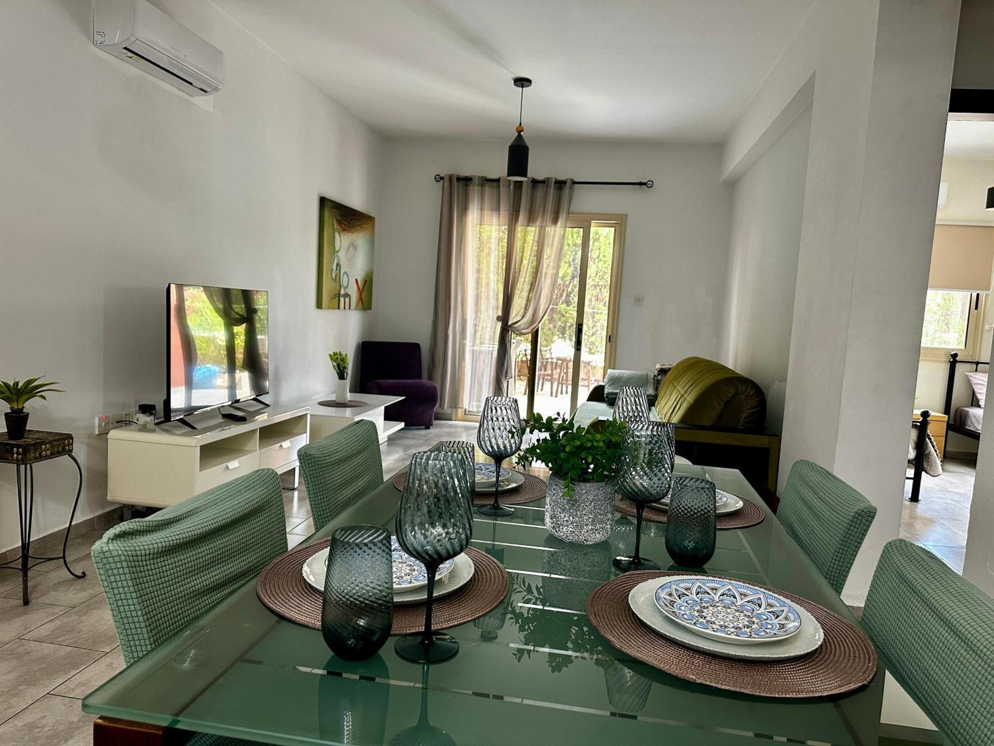 Beautiful Apartment Near The Sea And A Large Private Garden Paphos Extérieur photo